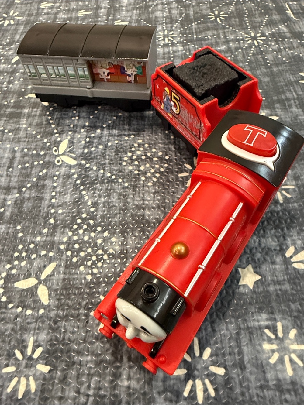 Thomas & Friends Motorized Talking James - Picture 3 of 10